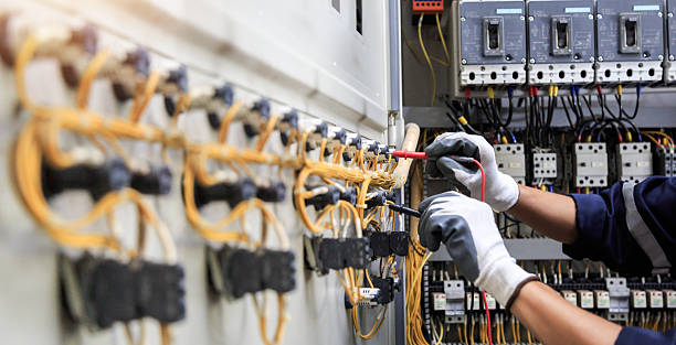 Professional Electrician technician working in Willoughby, OH